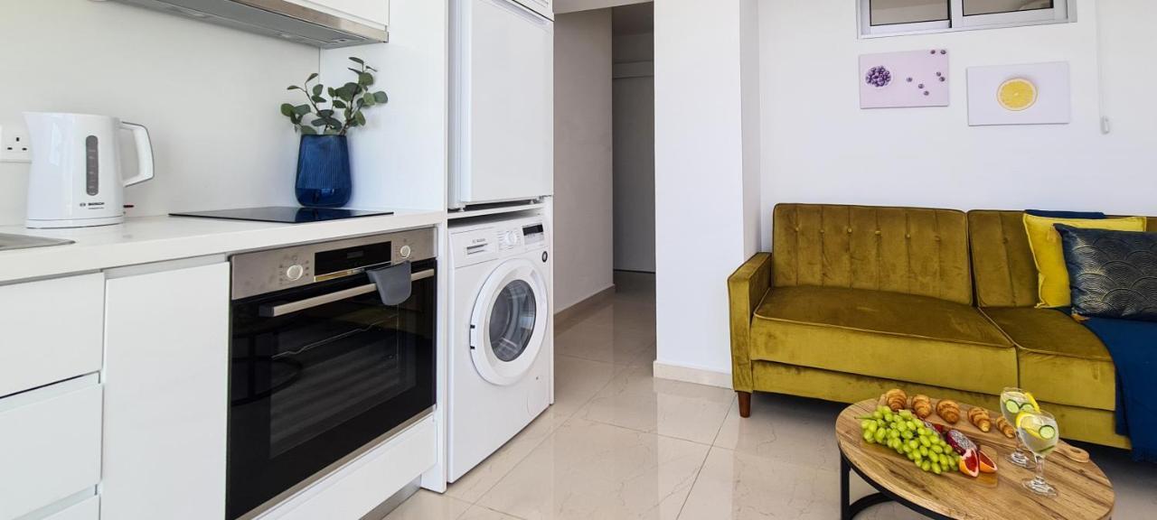 דירות Paphos Phaedrus Living: Seaview Gold Flat Lighthouse 48 מראה חיצוני תמונה
